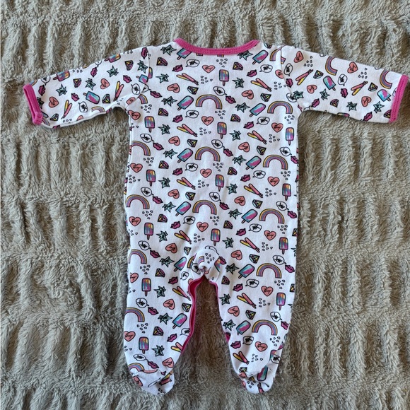 Betsey Johnson Baby Girl Footed Sleeper 6 Months Rainbow Hearts Pajamas - Picture 8 of 8